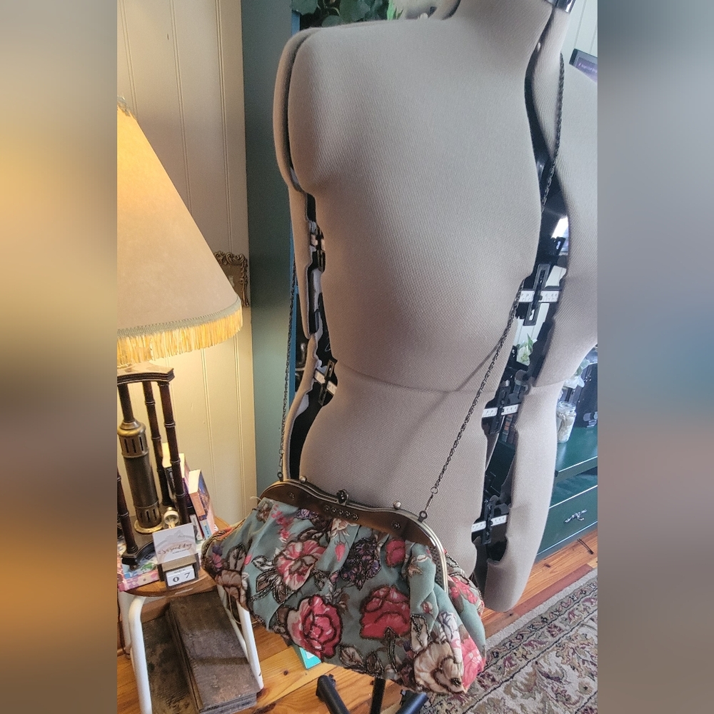 Vintage Floral Beaded Crossbody Bag